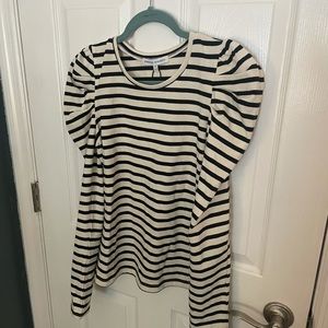 Puffy shoulder shirt